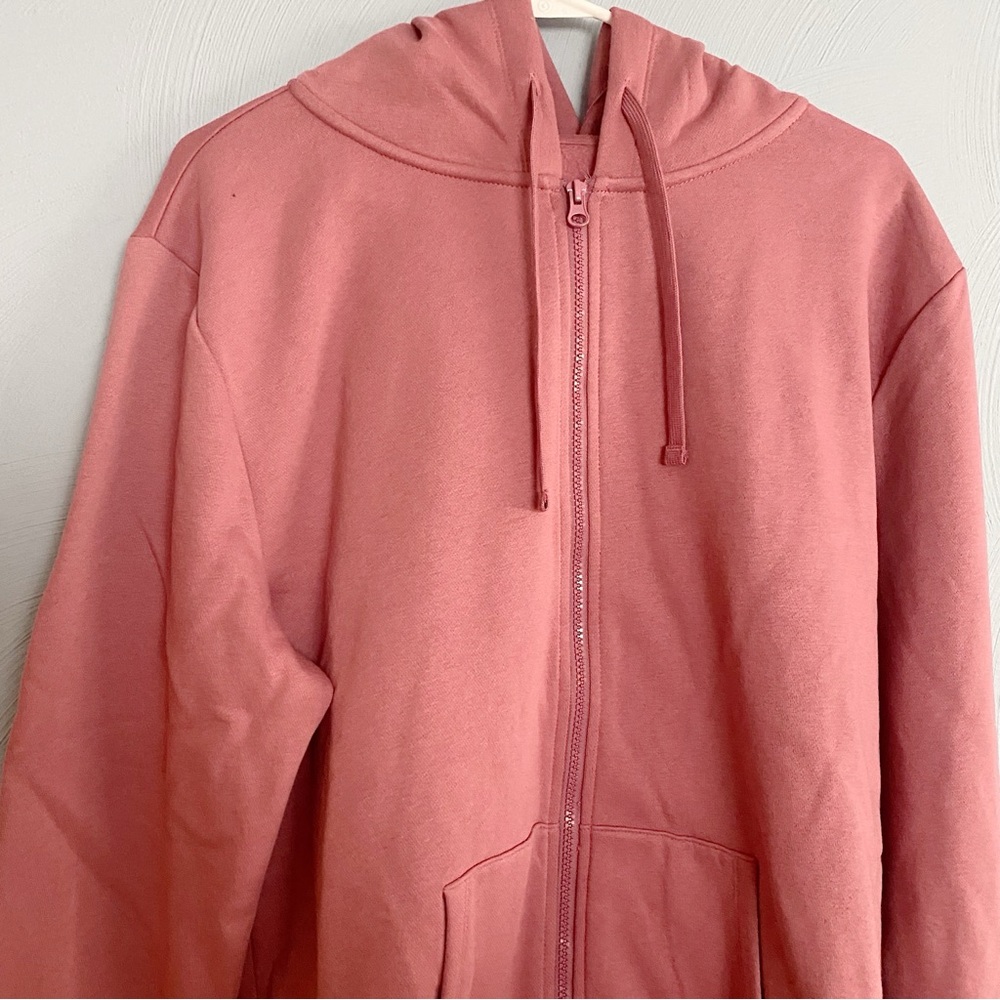 🆕 oversized zip up